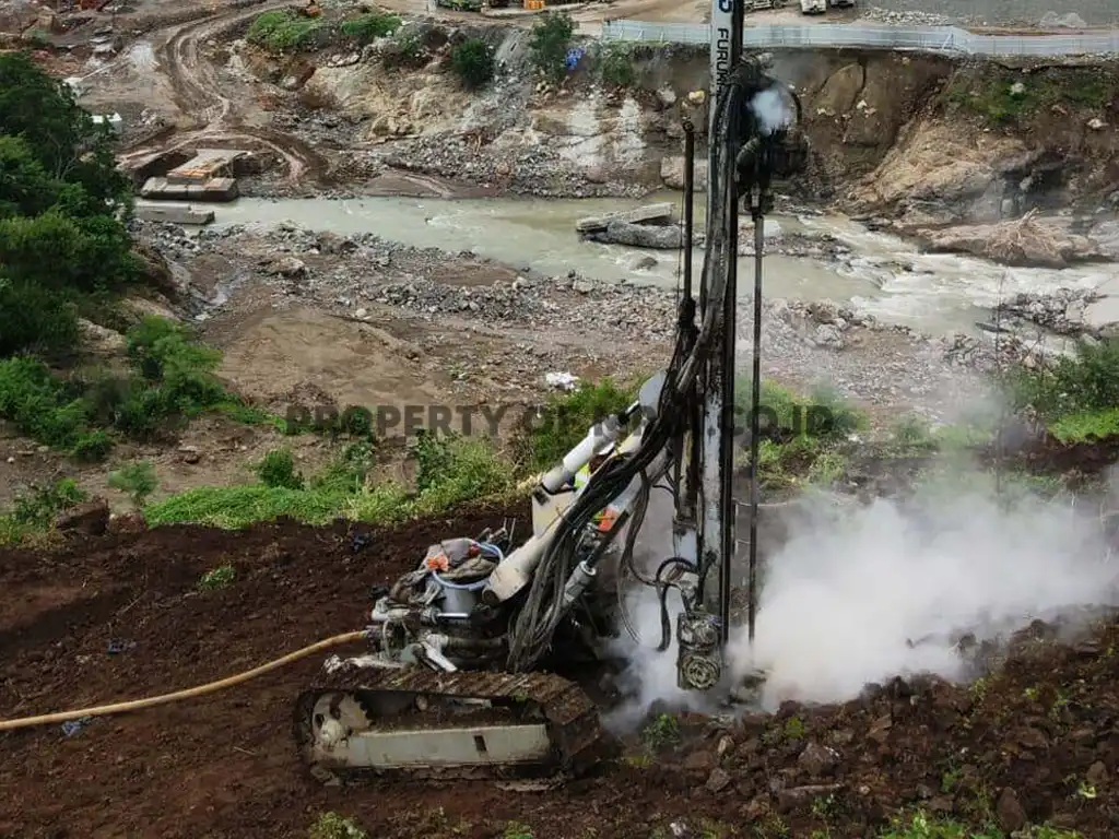 kegiatan drilling shift siang pt maleo rachma indo abadi di bendungan karalloe