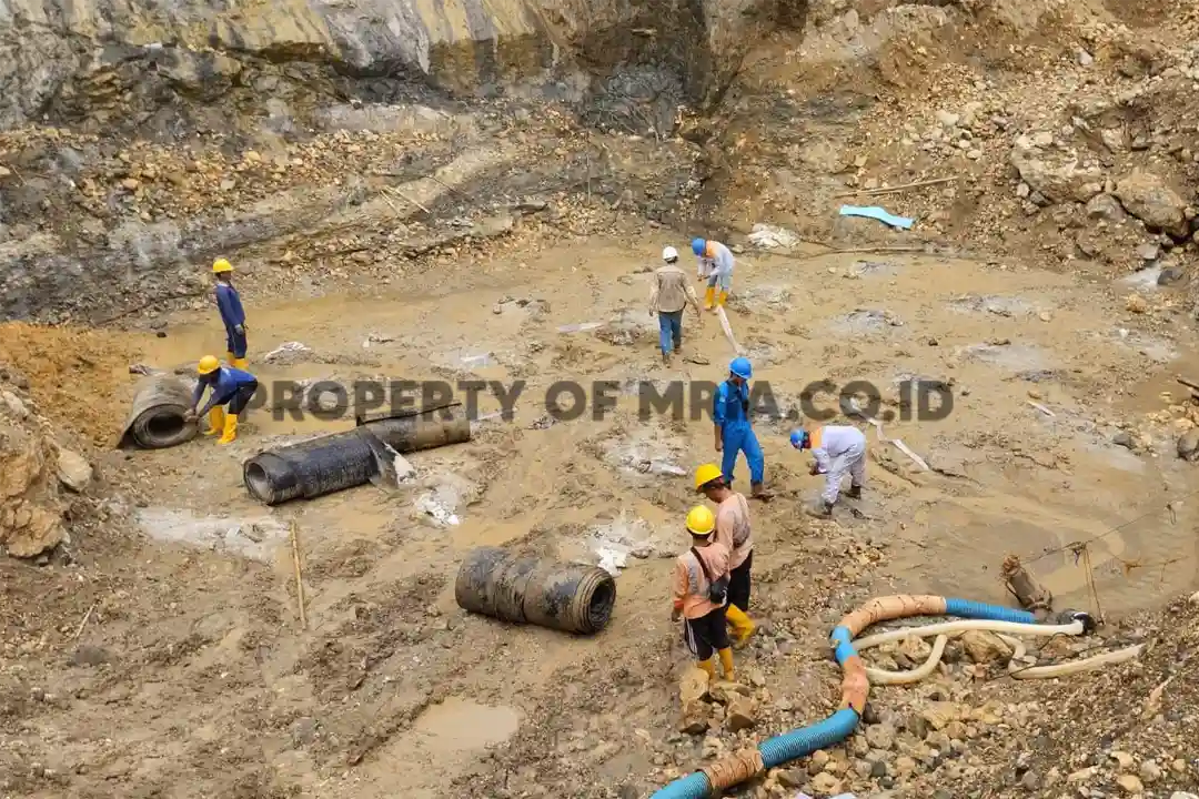 Kegiatan charging PT MRIA Site Bendungan Bagong Trenggalek