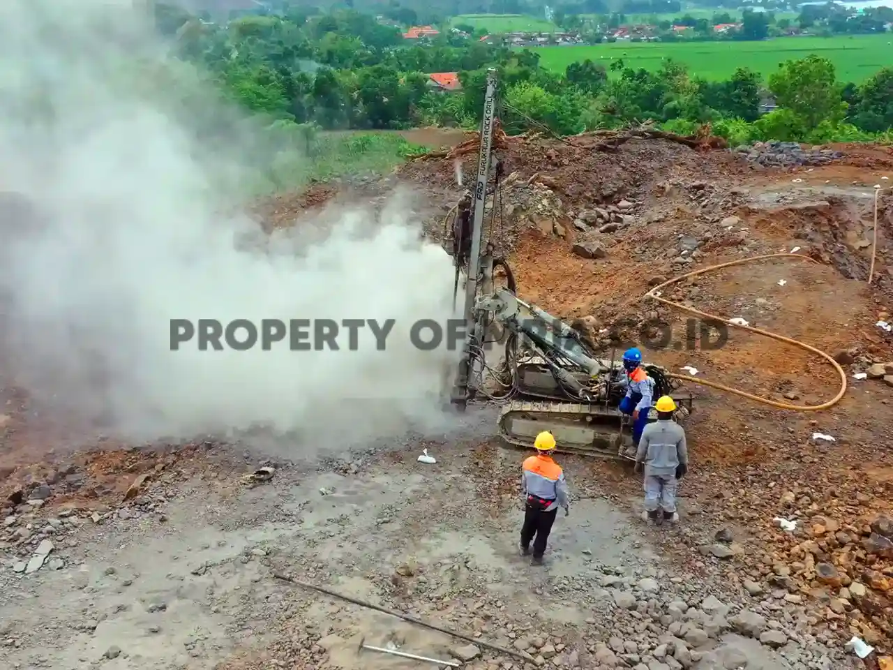 Drilling pada lokasi Site Probowangi PT MRIA