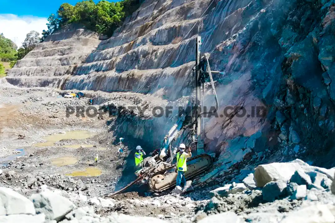 Drilling di site Bendungan Tapin