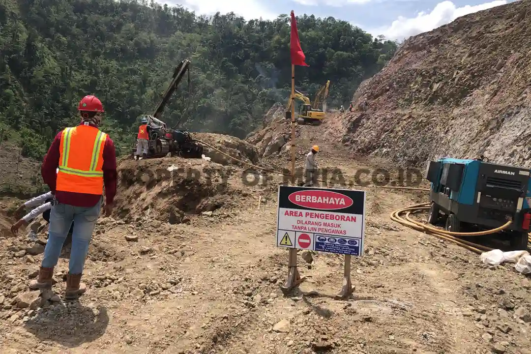 kegiatan drilling as maindam bendungan bener paket iv