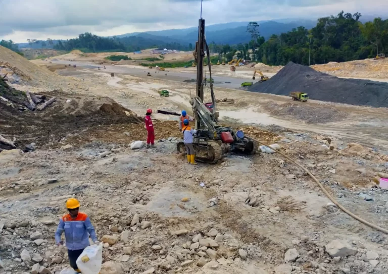 kegiatan drilling bandara siboru fakfak