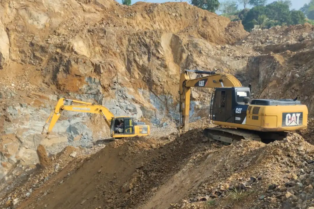 kegiatan surveying untuk menentukan titik ledak baru